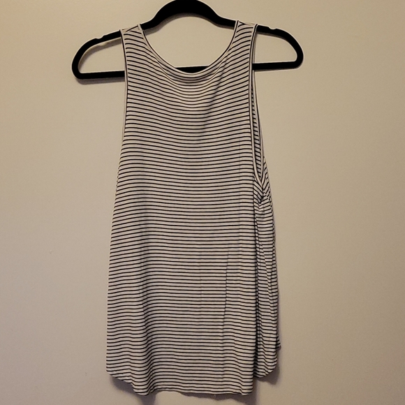 American Eagle Outfitters Soft and Sexy Tank - Picture 4 of 5